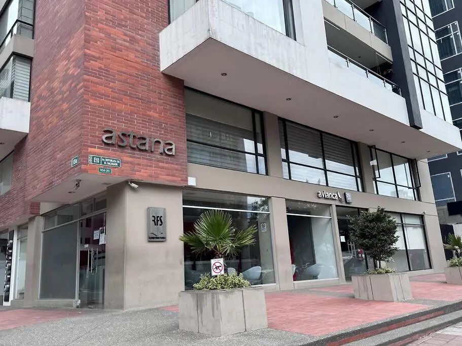Apartment Departamento Junto Al Hotel Dann Carlton, 2 Dormitorios, 2 Banos, 2 Parking, Wiifi Gratis Quito Ecuador